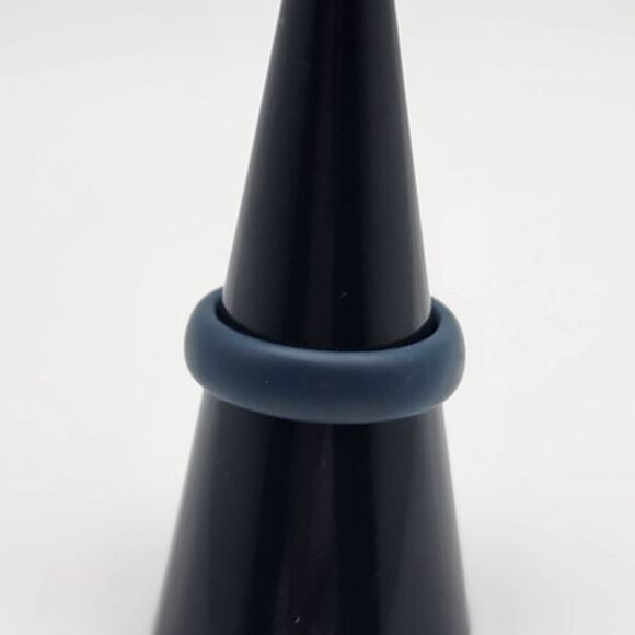 Qalo Navy Blue Silicone Ring (6) - Picture 2 of 6